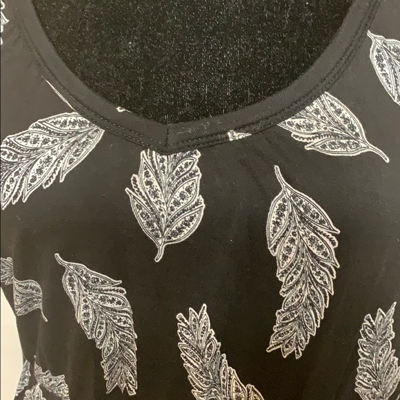 💥2 for $15💥H&M Black sundress w/ feather pattern - Picture 4 of 7
